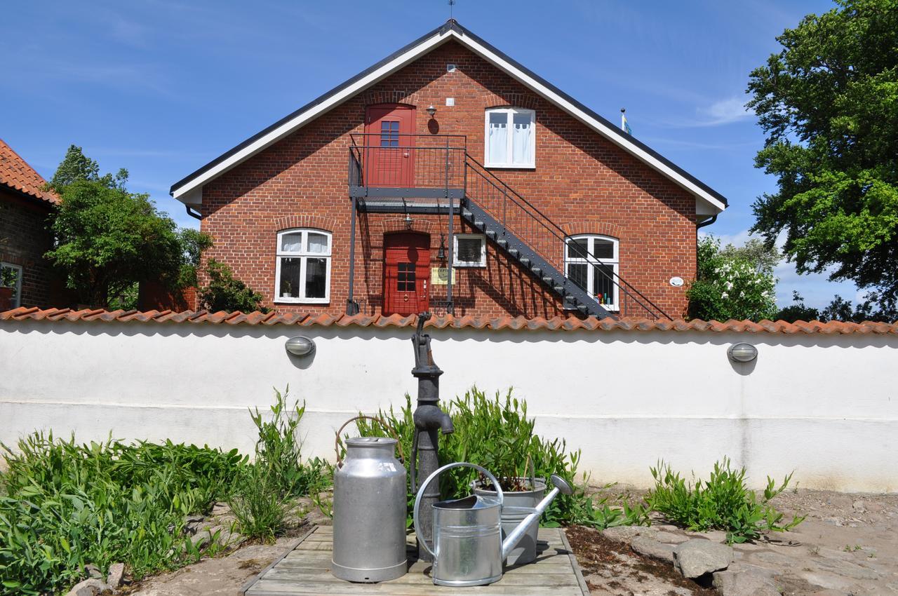 Villa Sandby B&B Borrby Eksteriør billede