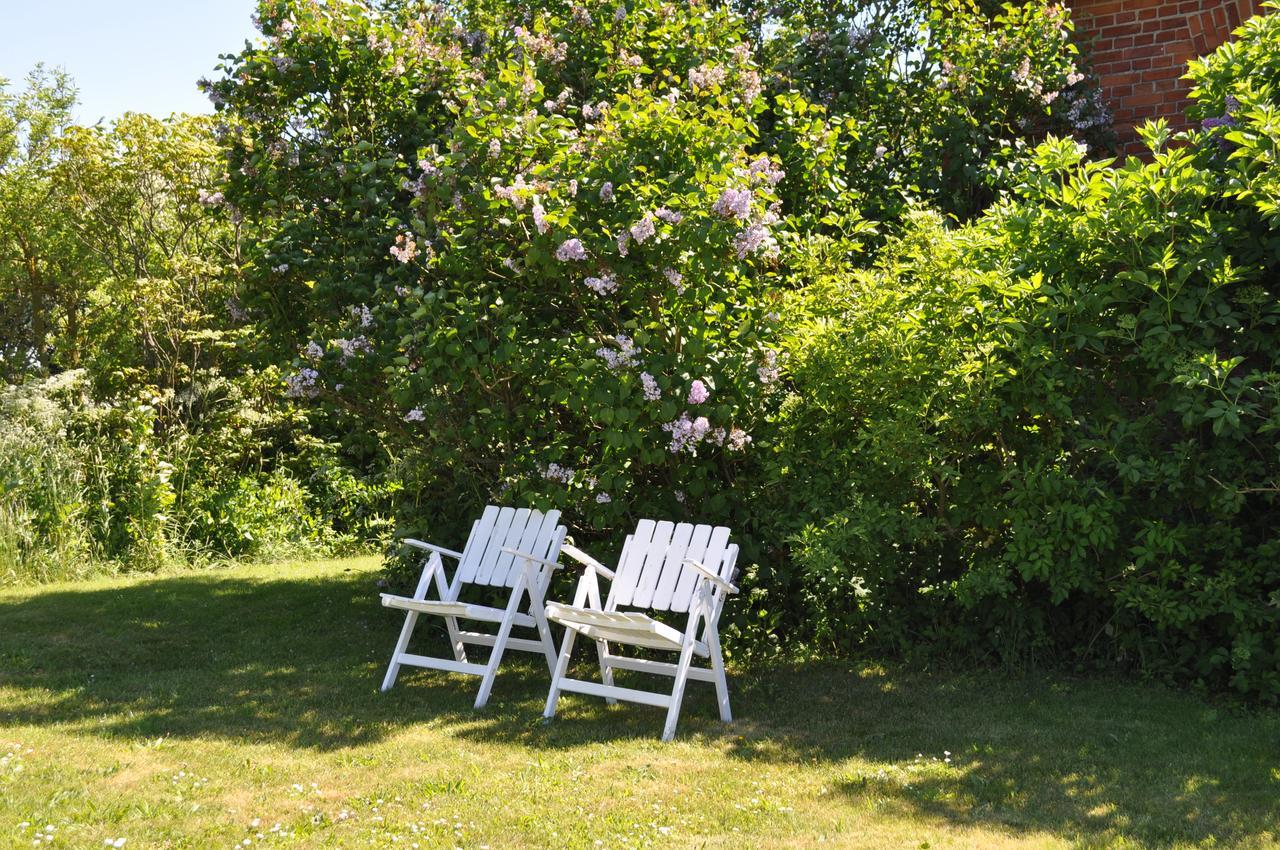 Villa Sandby B&B Borrby Eksteriør billede